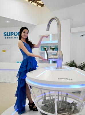 ���P����^�������c��Ů�������ڞ�һ�w